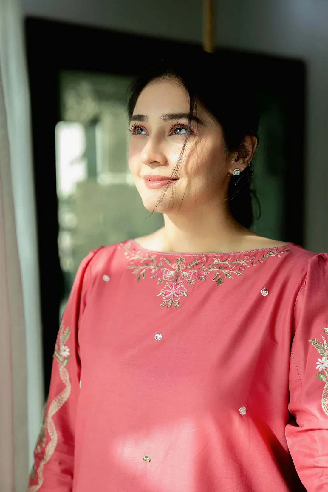 UNSTITCHED ESSENTIALS