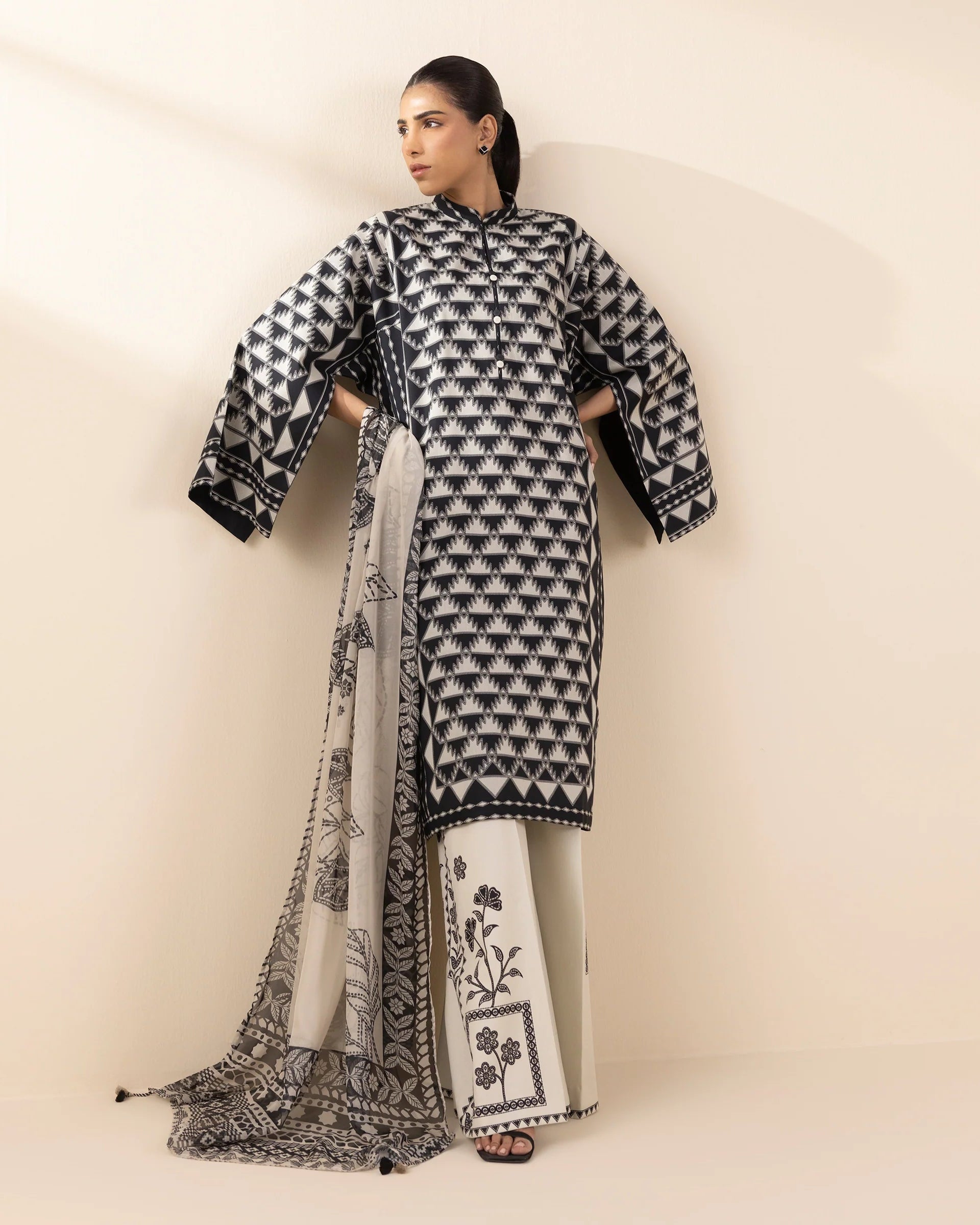 Unstitched 3-Piece - Printed Lawn Suit