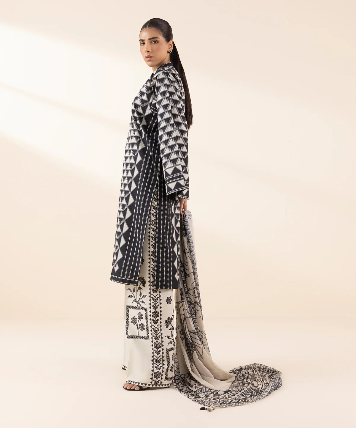 Unstitched 3-Piece - Printed Lawn Suit
