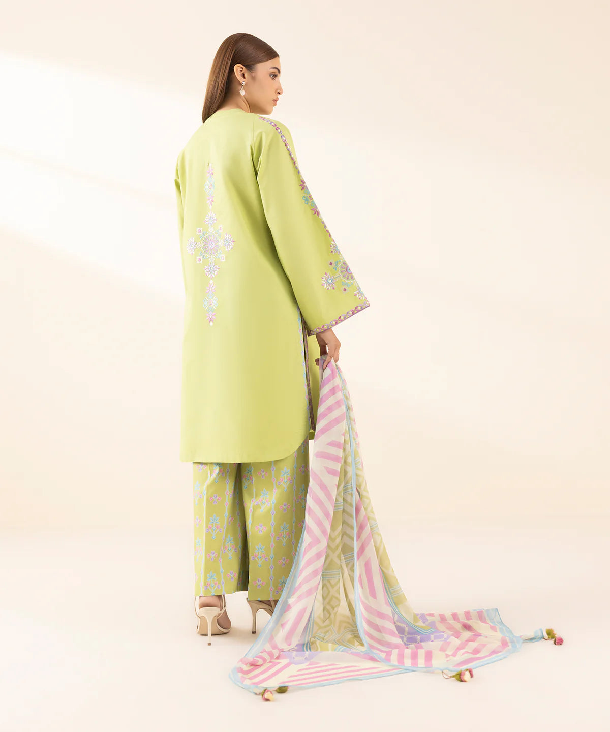 3 Piece - Embroidered Lawn Suit