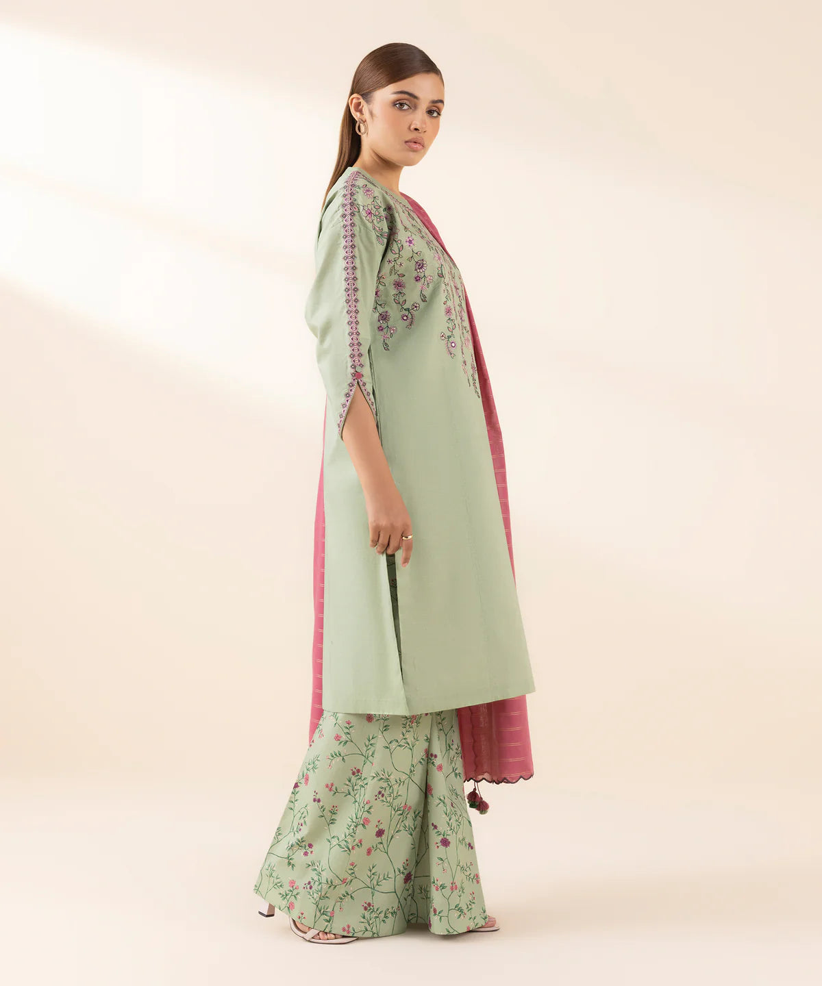 Unstitched 3-Piece - Embroidered Lawn Suit